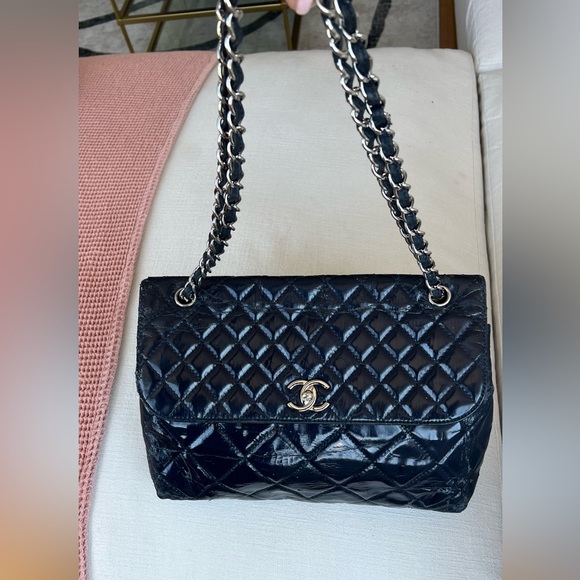 Jumbo Navy Patent Chanel Bag authentic. Poshmark certificate of authenticity inc - Picture 1 of 14